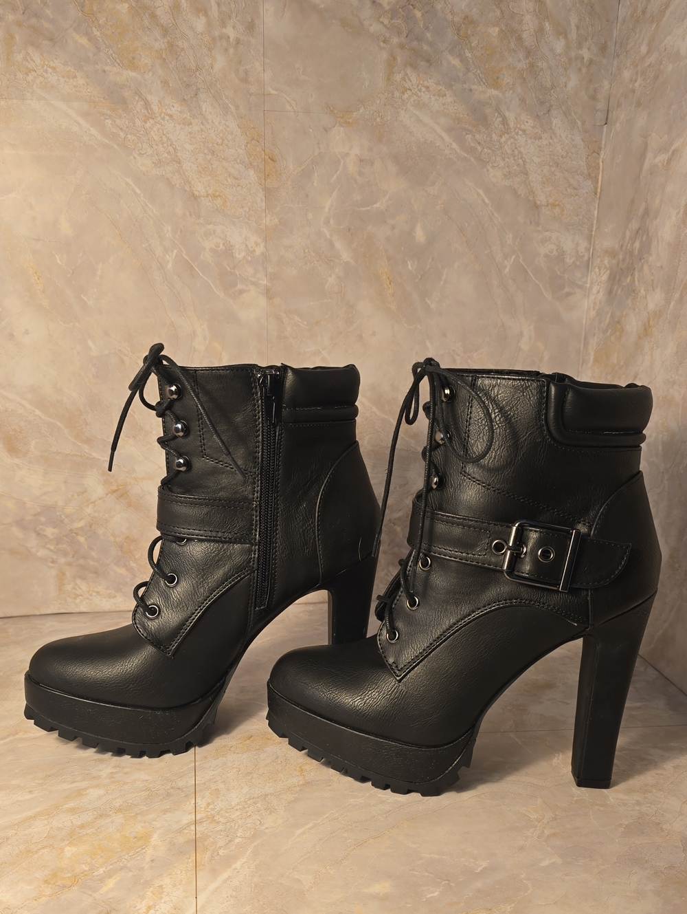 JustFab Arlene Black Lace-Up Platform Ankle Boots Size 7